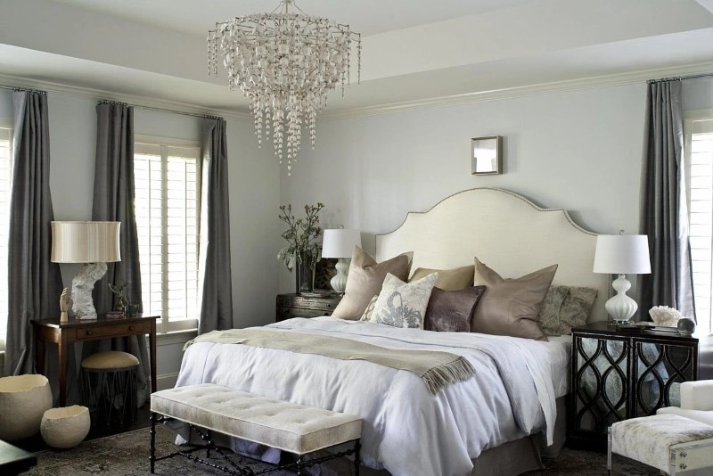 Люстра для спальні в класичному стилі